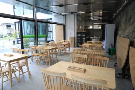 Qifeng Wanli No.1 Homestay Отели рядом с достопримечательностью «Zhejiang A & F University Yijin Campus»
