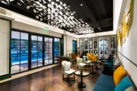 Zheda Yuanzheng Lanshe Hotel (Hangzhou Xihu Hefang Street)