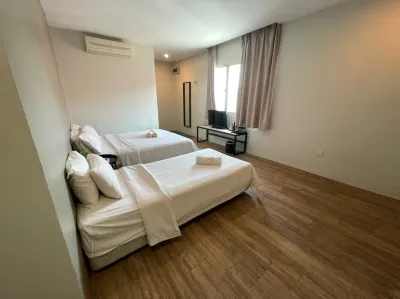 Chariton Hotel Butterworth Các khách sạn gần Lembaga Tabung Haji