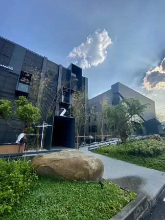 Travelodge Nimman Отели рядом с достопримечательностью «Huaykaew Road»