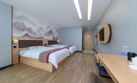 Thank U Hotel - Housity