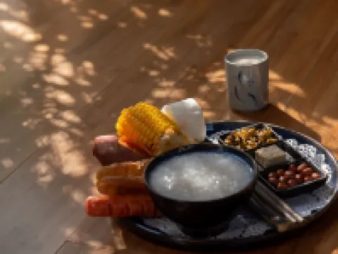 JANE Hot Spring Hotel (Anji Yunshang Grassland Panda Tribe Adventure Park Branch) Hotels in Anji