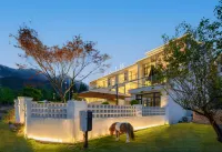 Anji Qixin Mountain Hidden Valley Villa Mountain and Wild Hot Spring Travel Photography Stay Hotels near Hidden-Dragon Waterfalls