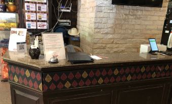 Zip Hotel & Restaurant
