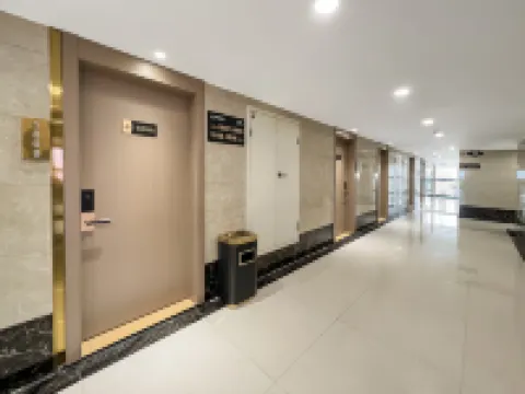 Jinqi Hotel (Urumqi High-speed Railway Station)