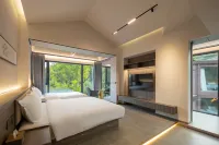 Floral Lux Hotel· Changzhou Mountain Carp Peach Blossom Hotel Hotels in Changzhou