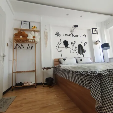 Hanhan Apartment (Harbin Shida Night Market Shop) Отели рядом с достопримечательностью «Колледж Jiangnan-Библиотека Университета Мастера Харбина»