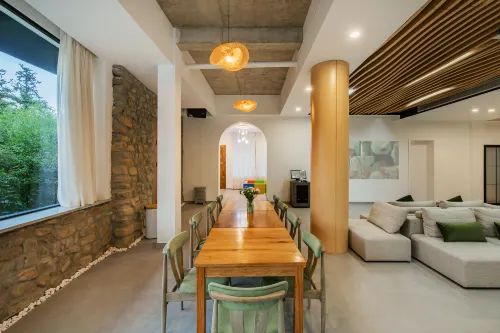 Four Seasons’ Wind HomeStay