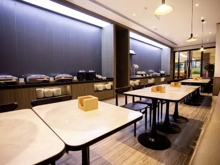 HanTing Hotel (Tianshui Zhangjiachuan Yangguang Shuian) Отели в г. Чжанцзячуань