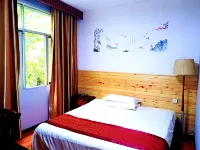 Wudangshan Tanluzhe Youth Hostel - Gasthöfe