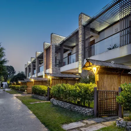 Guanghan Shuilinglong Lakeside Resort Hotel (Yijiaheba Scenic Area)