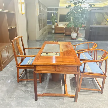 Holiday hotel Qiyunju(Lanzhou Zhongchuan International Airport Branch )
