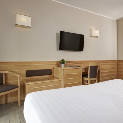 Executive Room Occidental Aran Park Promo Code