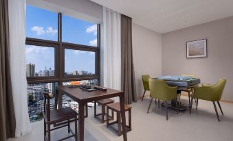 No Sound Hotel ( Chongqing Automobile Bo Sanya Bay Subway Station)