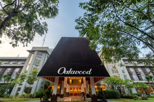 Oakwood Hotel & Apartments Taman Mini Jakarta - Cheap