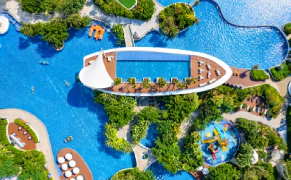 Dusit Thani Sandalwoods Resort Shuangyue Bay Huizhou Hotels near Double-Moon Bay Observation Deck