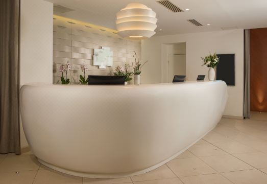 3. 홀리데이 인 파..