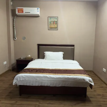 Pingjiang Jiutian Hotel