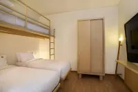 MaxOneHotel Tidar Surabaya Hotels in Sawahan