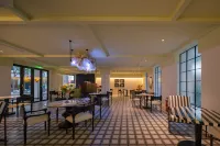 Europe Lanman Hotel (Xishuangbanna Jinghong Gaozhuang Xishuangjing Star Night Market) - Beach