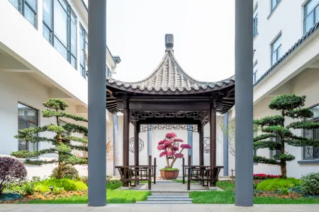 Nanfeng Gongjuyuan Homestay (Guoliyuan) Отели рядом с достопримечательностью «Wanfu Ancient Temple»