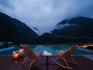 海螺溝鸞喜·隱山· Forest Mountain Lodge·雪山觀景温泉度假酒店