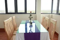 Family Airport Hotel - Nội Bài Các khách sạn gần Cửa Hàng Thời Trang Xuất V3g