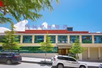 Kangding Snowland Star Hotel Hotels near Yuding Snow Viewing Deck