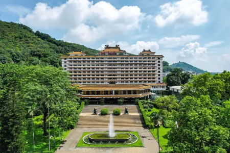 Century Hotel Отели рядом с достопримечательностью «Shunde District Committee Party School»