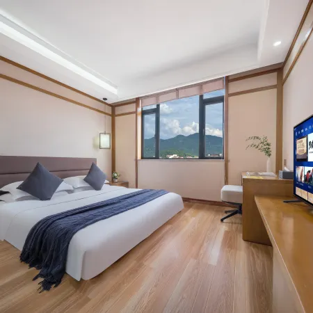 INTO Hotel