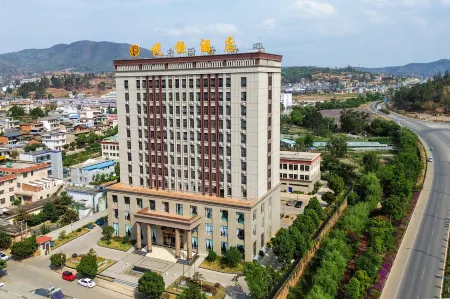 Lufeng Yueheng Hotel (Guangtong Branch) Отели в г. Луфын