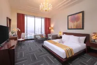 Merlynn Park Hotel - parking
