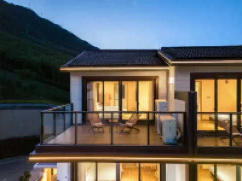 A pillow cloud · Pure oxygen in the cloud mountain top pool vacation beautiful stay 安吉のホテル