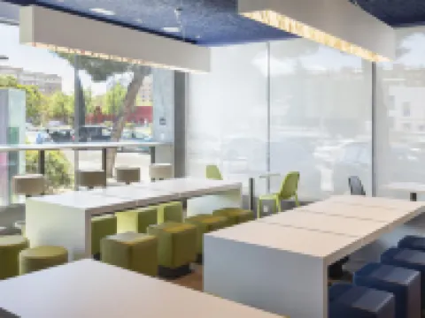 B&B Hotel Zaragoza Plaza Mozart 薩拉戈薩省酒店