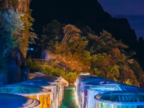 Uranus starry camping โรงแรมใกล้งูเหลือมใหญ่ออกจากภูเขา
