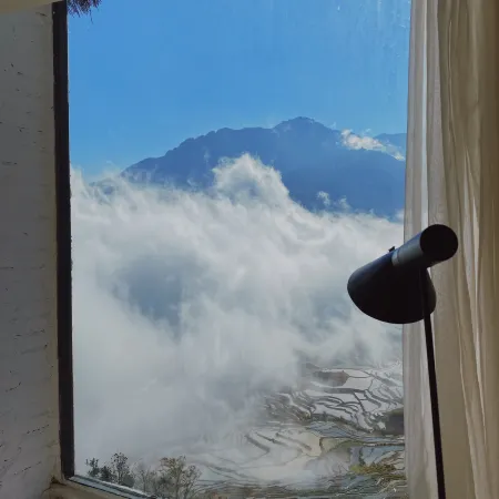 Yuanyang Huaweiwo No.2 Inn (Duoyishu Terraced Field Sunrise Inn)