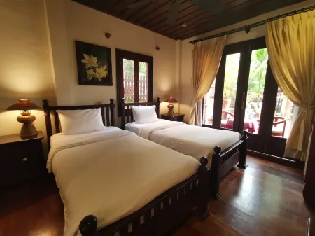 Sokdee Residence Отели рядом с достопримечательностью «Wat Wisunalat»