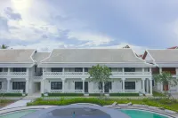 Choasis Hotel - สระว่ายน้ำแบบอินฟินิตี้
