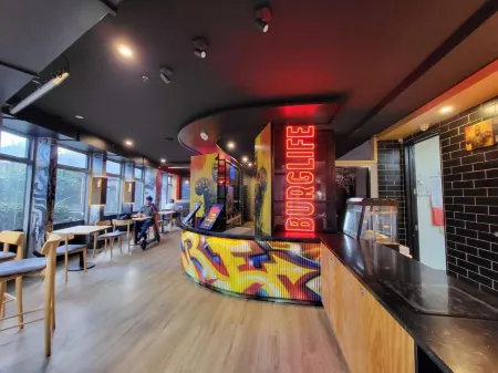 Empire Apartments Отели рядом с достопримечательностью «Кафедральный собор Холи Тринити»