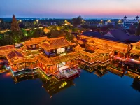 Swan Lake Hotel (Taierzhuang Ancient City Scenic Area Branch) 짜오좡 호텔