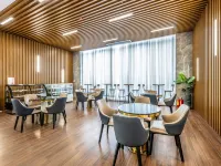 Wealth Mansion Suite River View by Soben Hotels near Wat Kean Kleang