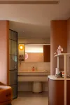 Orange Hotel · Guilin Elephant Trunk Hill Sun‑Moon Twin Towers - พร้อมระเบียง