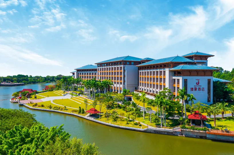 Yulin Jolie Vue Bontique Hotel（Kra Bay and Garden Expo Garden）