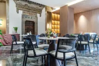 Elegant Hotel - Bares