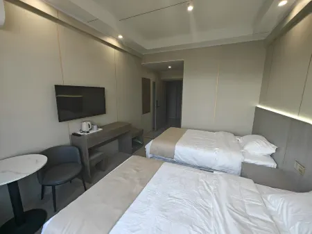 Danshui Hotel, Shahuizi Town, Shangzhou District, Shangluo City Отели рядом с достопримечательностью «Shangluo Stadium»