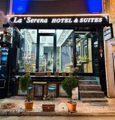 라 세레나 호텔 시라간 궁전 주변 호텔