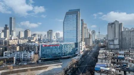 Hilton Garden Inn Xuzhou Pengcheng Square Отели рядом с достопримечательностью «Xuzhou Yunlong Lake Tourist Area»