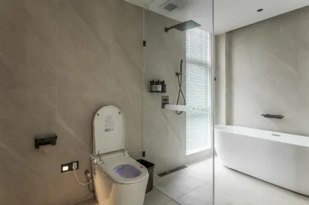 Room 101, No. 40 Chelu Village, Zhangzhou Town, Zhanjiang, Guangdong, China Отели рядом с достопримечательностью «Longhaitian Island»