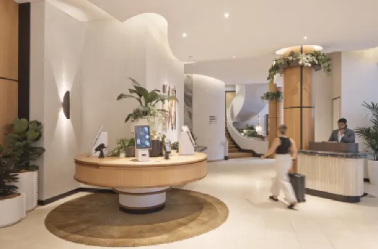 Rydges Australia Square Hotel berhampiran Forgotten Songs: Angel Place Birdcages