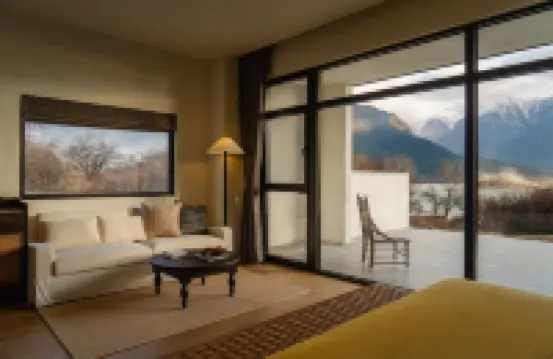 Sanzee Luxury wilderness courtyard